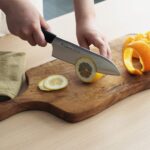 Кухненски нож Fuji Cutlery Santoku FC-680 Wisteria- черен » Dulotec.com