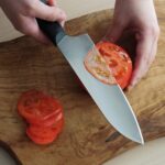 Кухненски нож Fuji Cutlery Santoku FC-680 Wisteria- черен » Dulotec.com