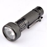 Компактен далекобоен фенер Dulotec E2 с включена батерия » Dulotec.com